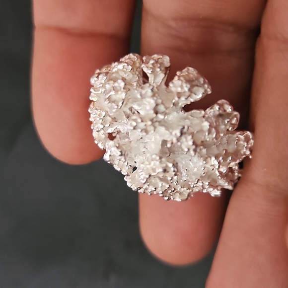 Vintage Elegant Silver Melted Crystalized Floral Pendant - Picture 5 of 6